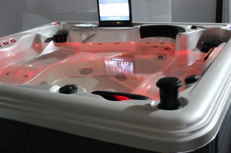 Гидромассажный бассейн Sunrans SR872 Гидромассажный бассейн Sunrans SR872