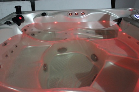 Гидромассажный бассейн Sunrans SR872 Гидромассажный бассейн Sunrans SR872