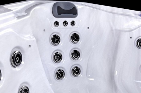 Гидромассажный спа-бассейн Sunrans SR806A Гидромассажный спа-бассейн Sunrans SR806A